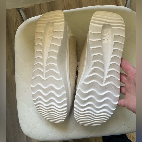 Hey Dude Cream Sneakers with Moc-Toe Design - Picture 4 of 5